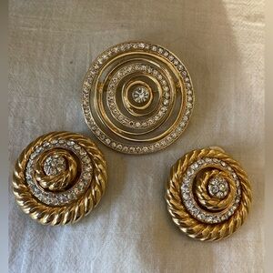 Swirl Design Brooch Clip on Earrings with Rhinestones Vintage‎